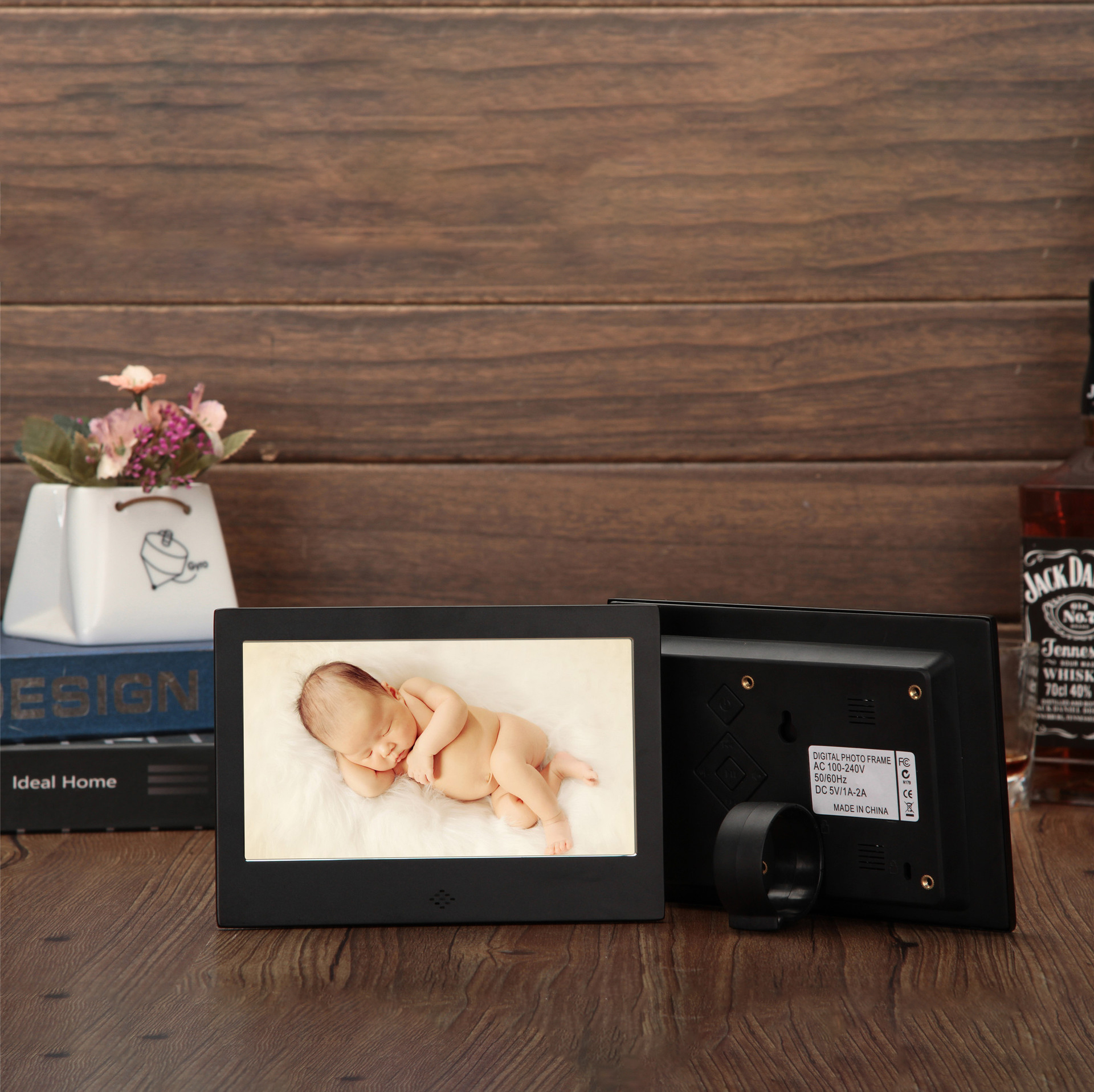 Wall Mountable Metal Digital Picture Frame 4
