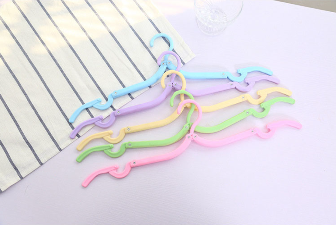 Folding Hanger 3