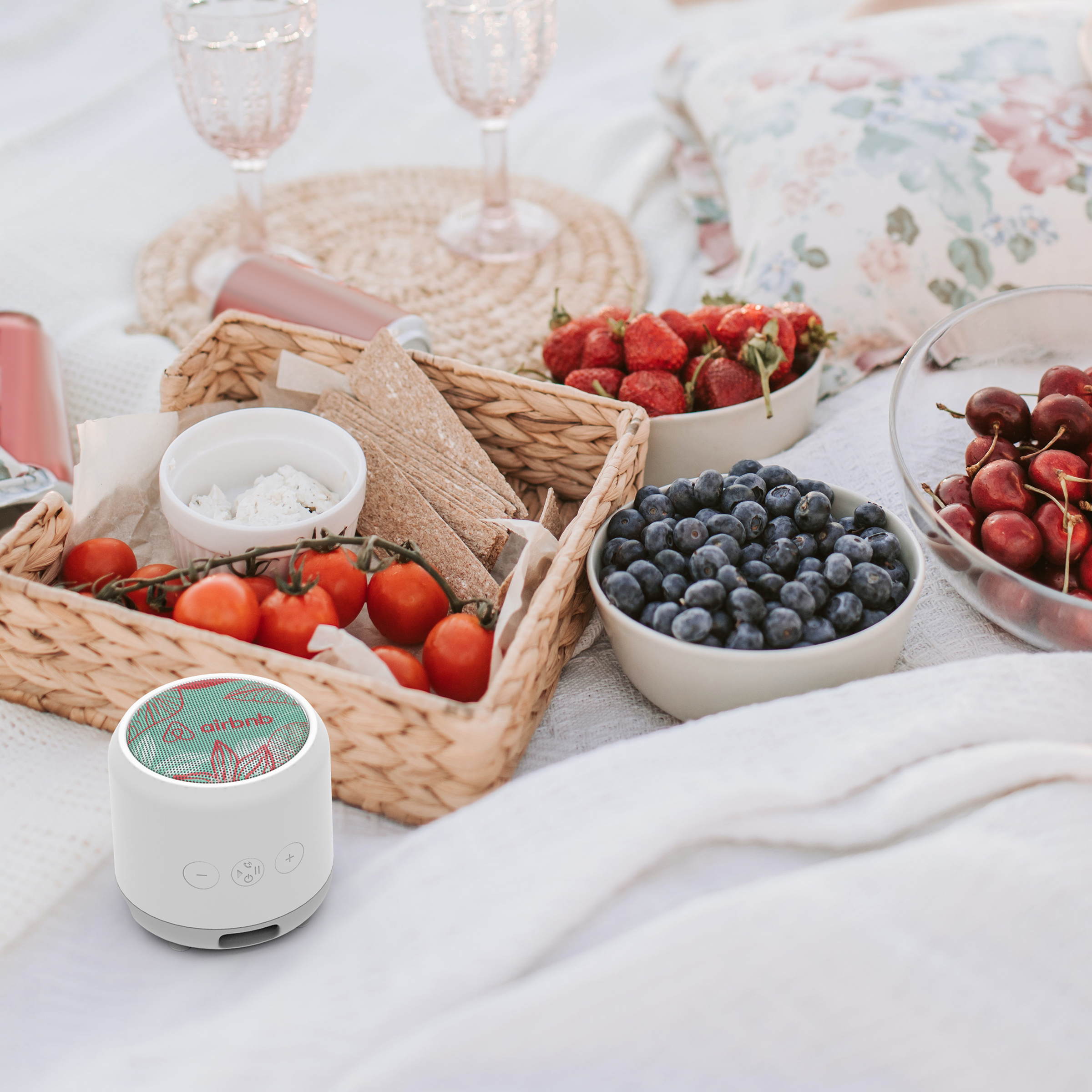 Minuet: Mini portable Bluetooth speaker 4