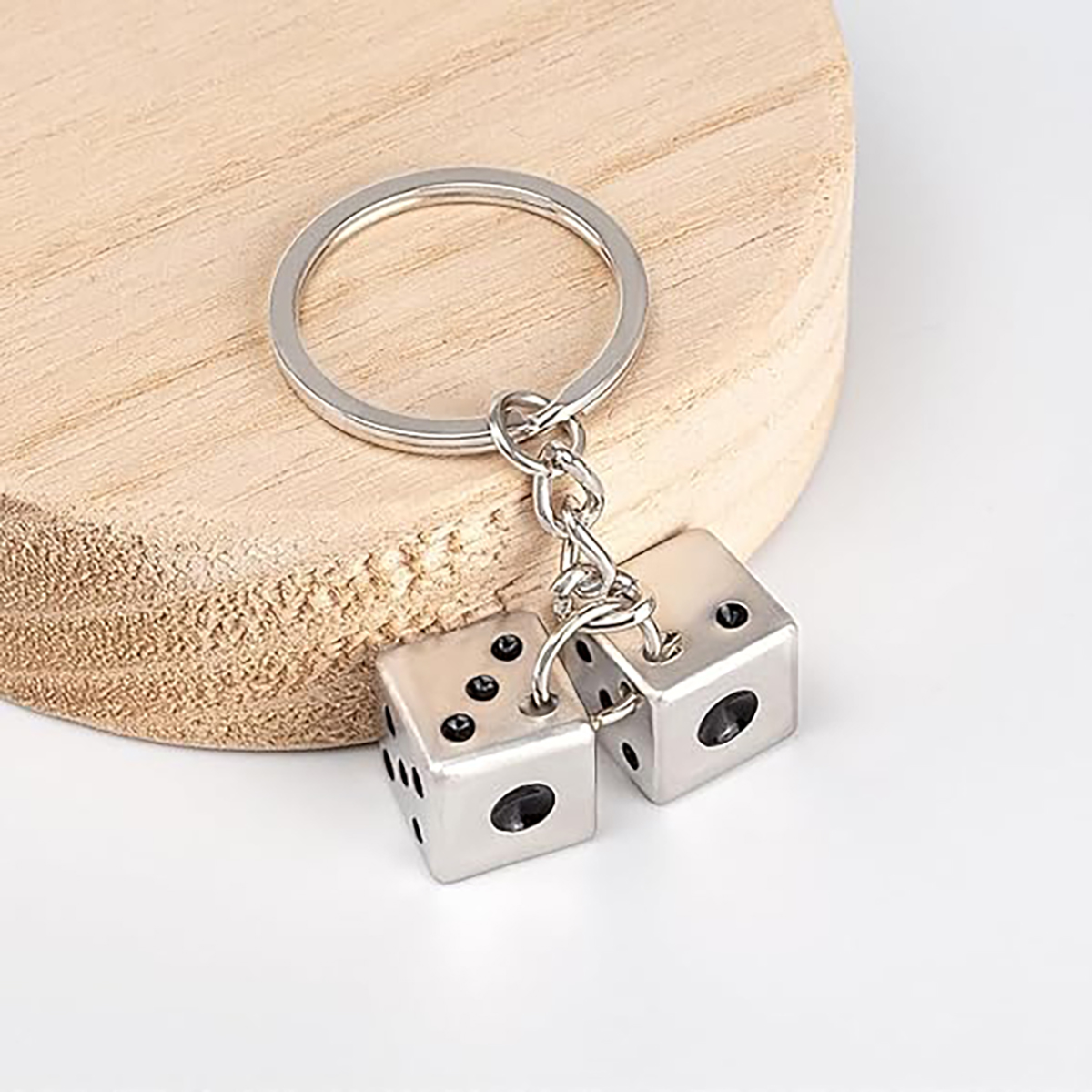 Lucky Silver Metal Dice Keychain Stylish And Fortunate Charm 1