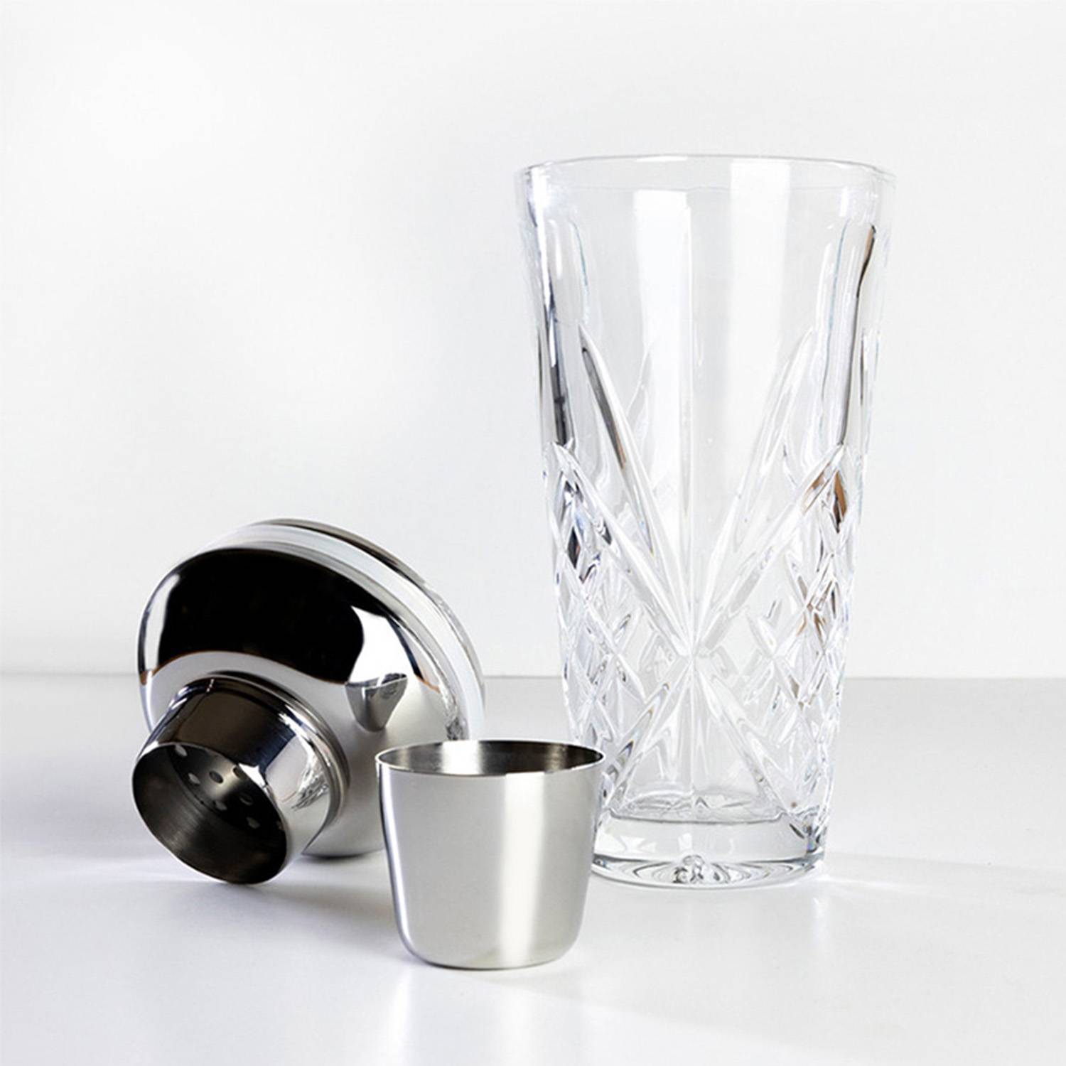 16 Oz Clear Glass Cocktail Shaker w/ Lid 4