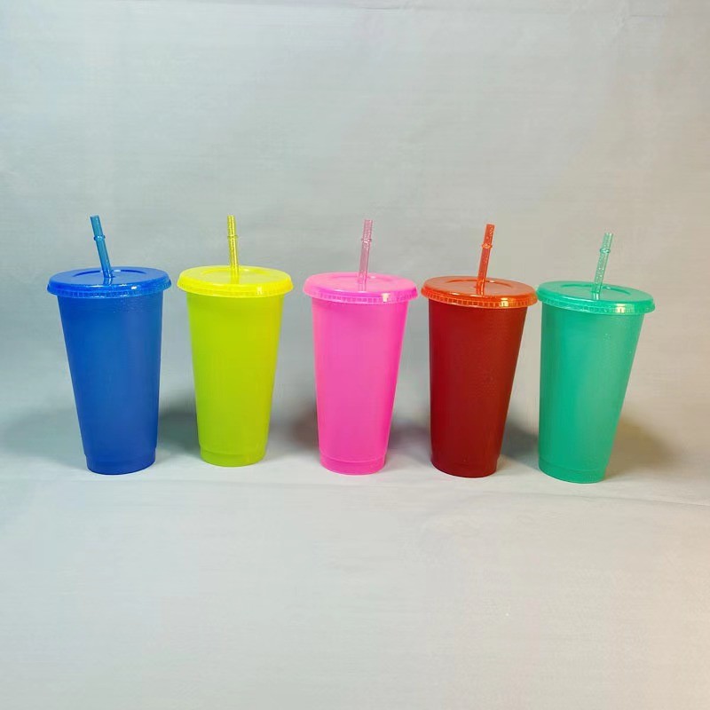 24 OZ Glitter Plastic Cups w/ Lids and Straws 2