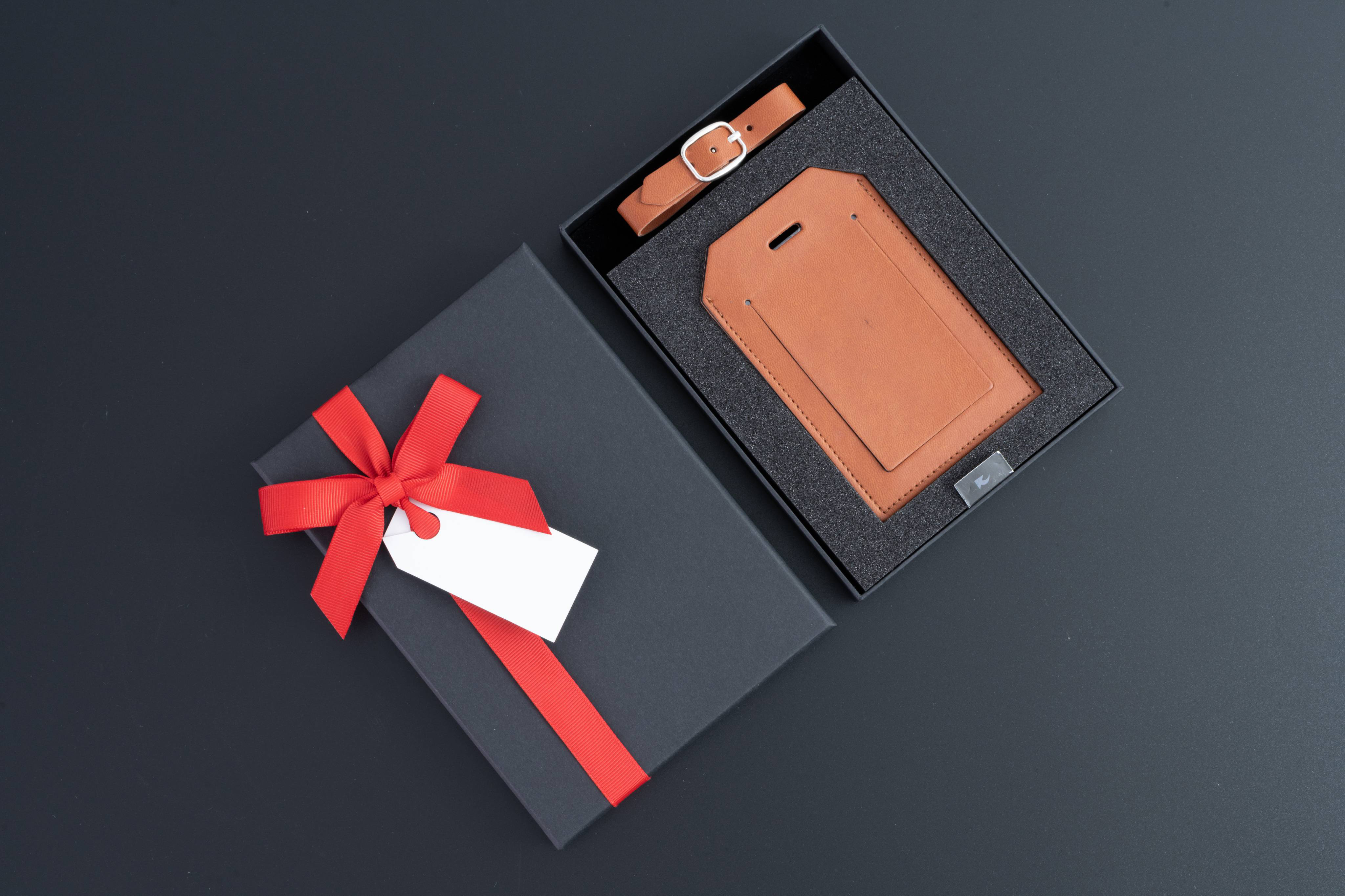 New Tile Slim with Vegan Leather Luggage Tag 5