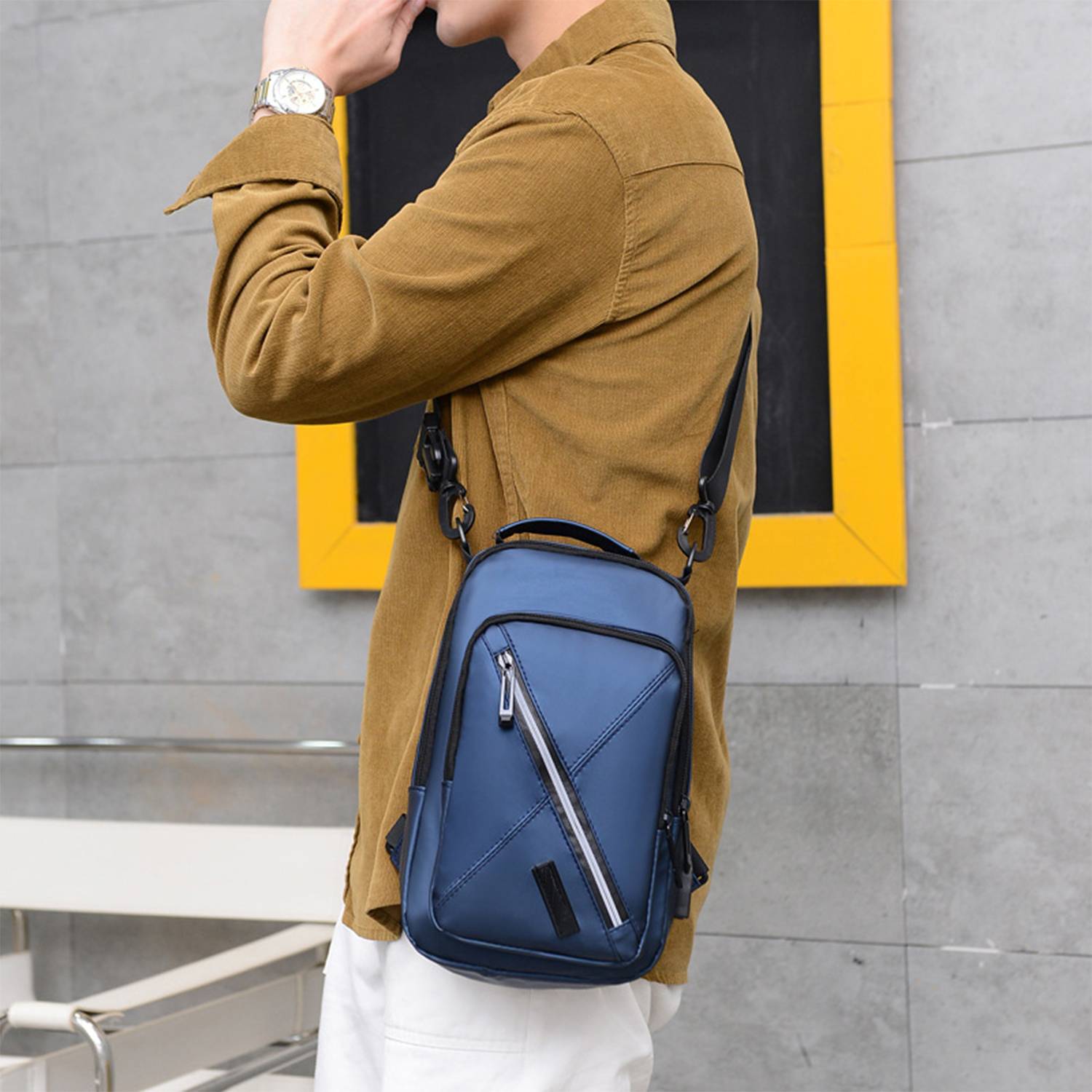 Multifunctional Waterproof Sports Reflective Crossbody Bag 10