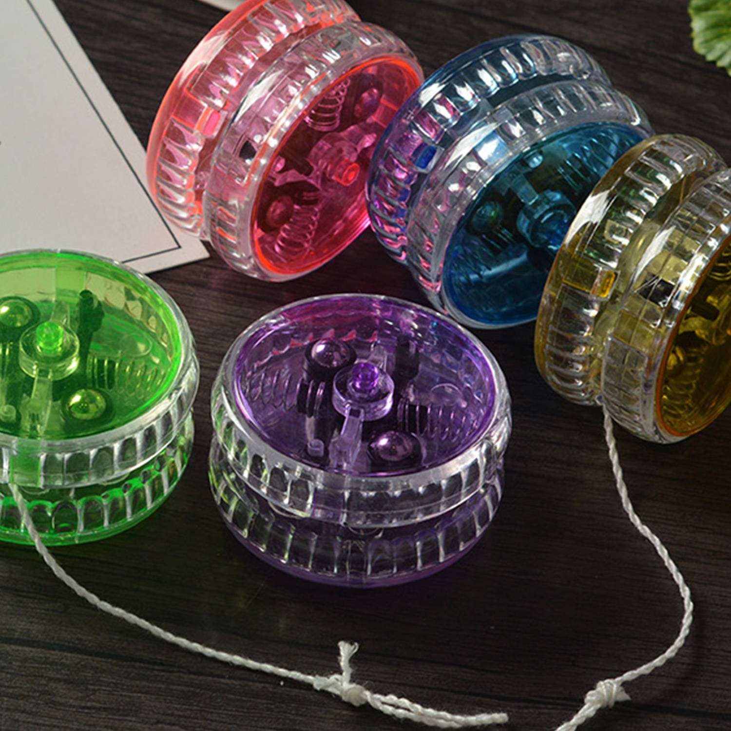 LED LIGHT-UP YO-YO 1