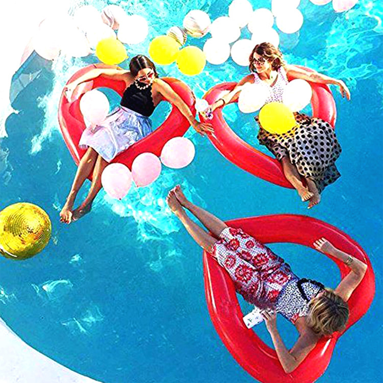 Thickened PVC Adult Heart-Shaped Inflatable Swimming Ring 3