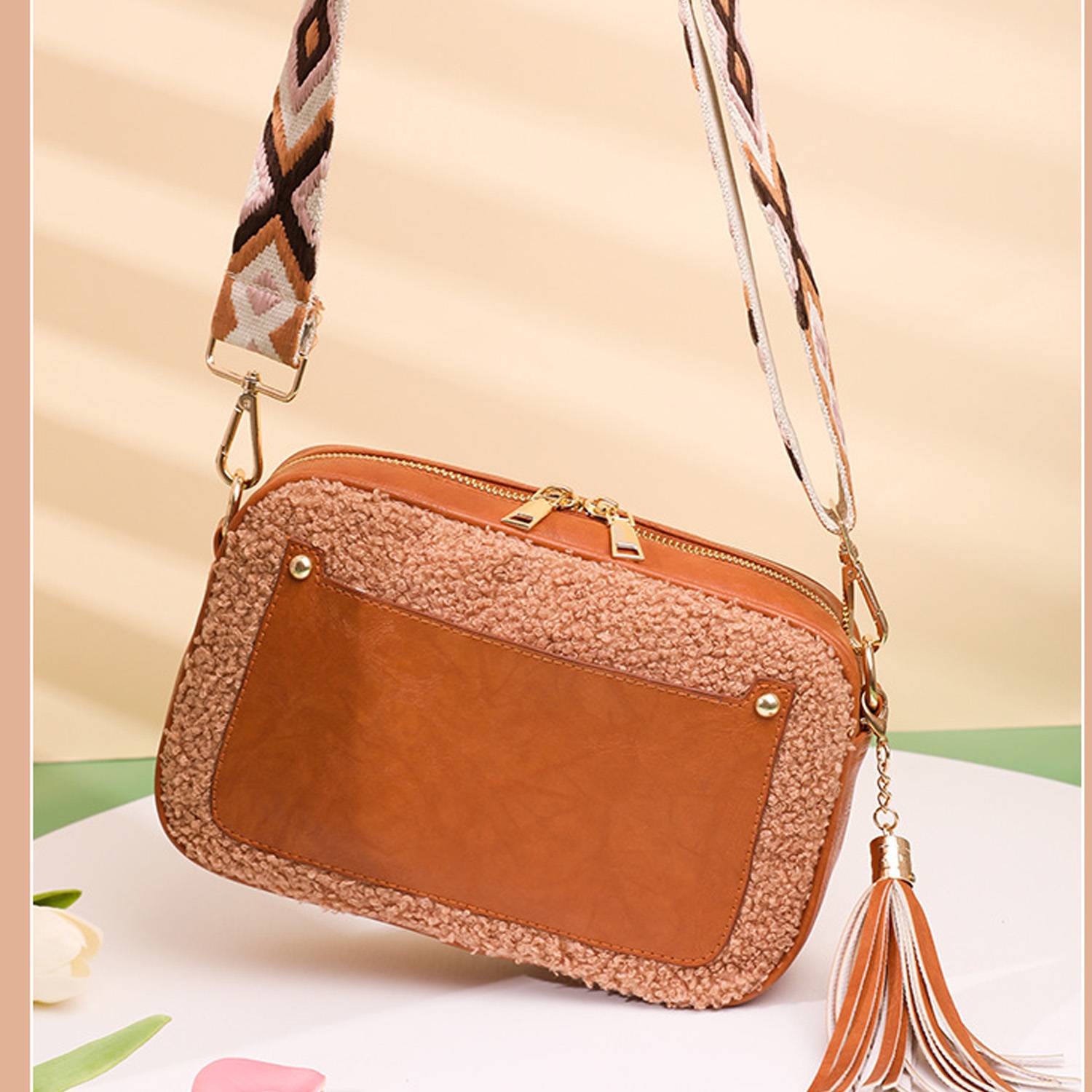 One-shouldered crossbody bag for women 4