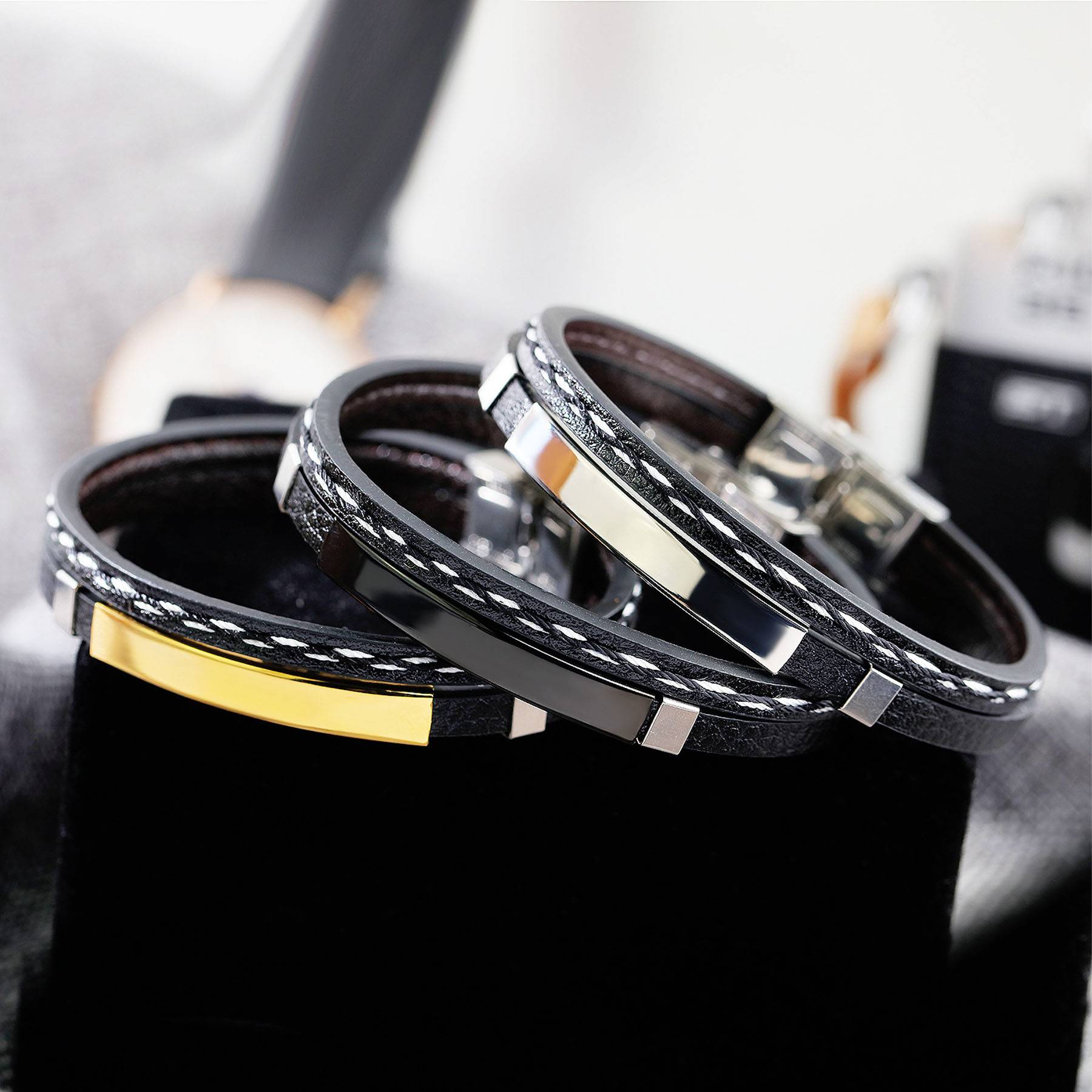 Stainless steel smooth cowhide bracelet 4