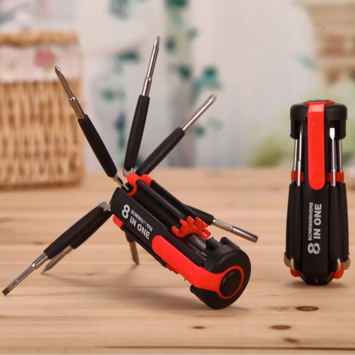 Multifunction 8 in 1 Screwdriver with 6 LED Light 2