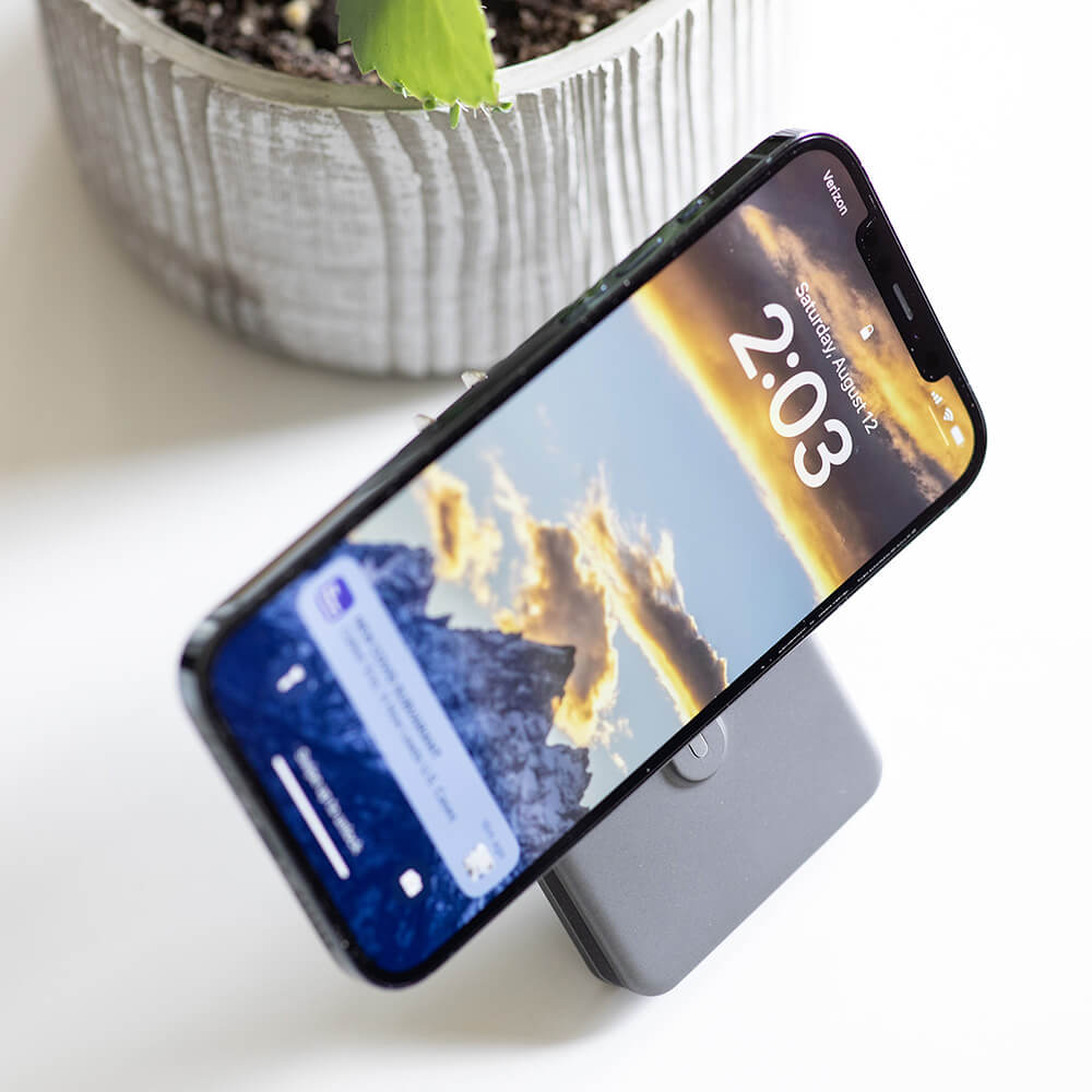 Maglock Hub+ 5 000mAh All in One Wireless Charger