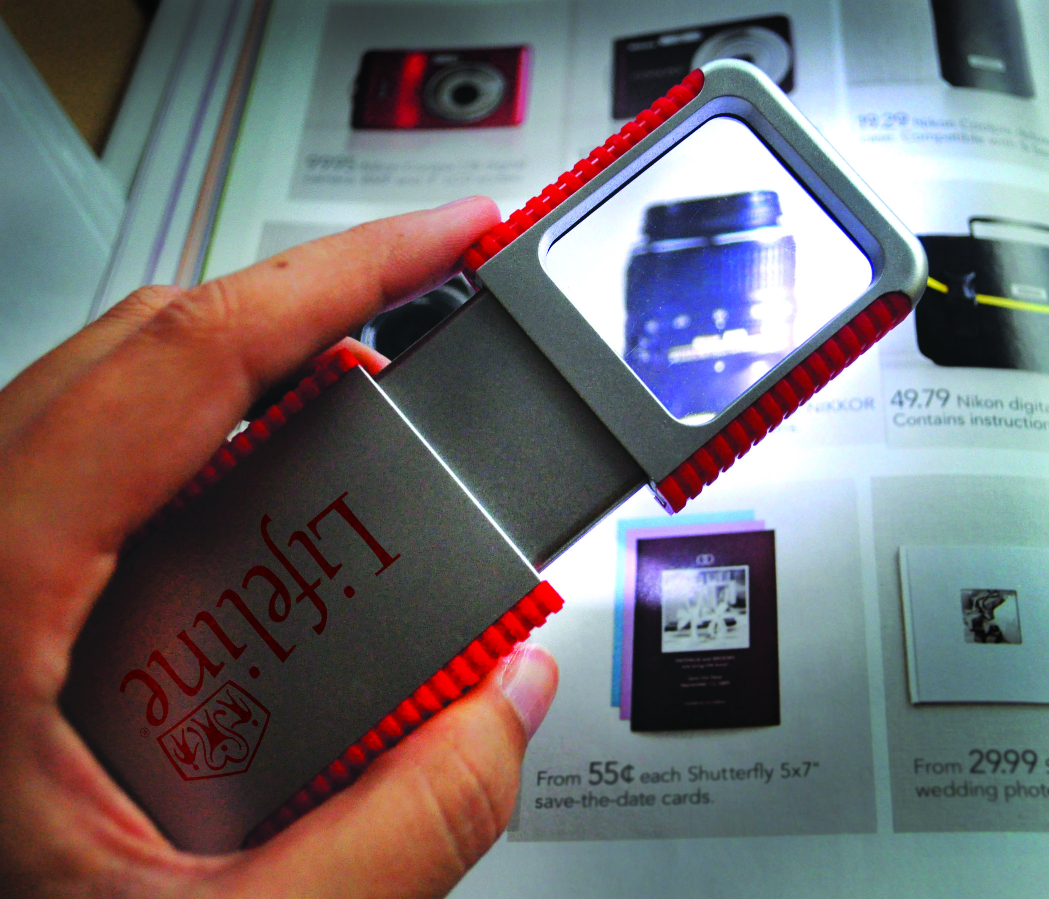 Good Value™ Slide-Out Magnifier with Light