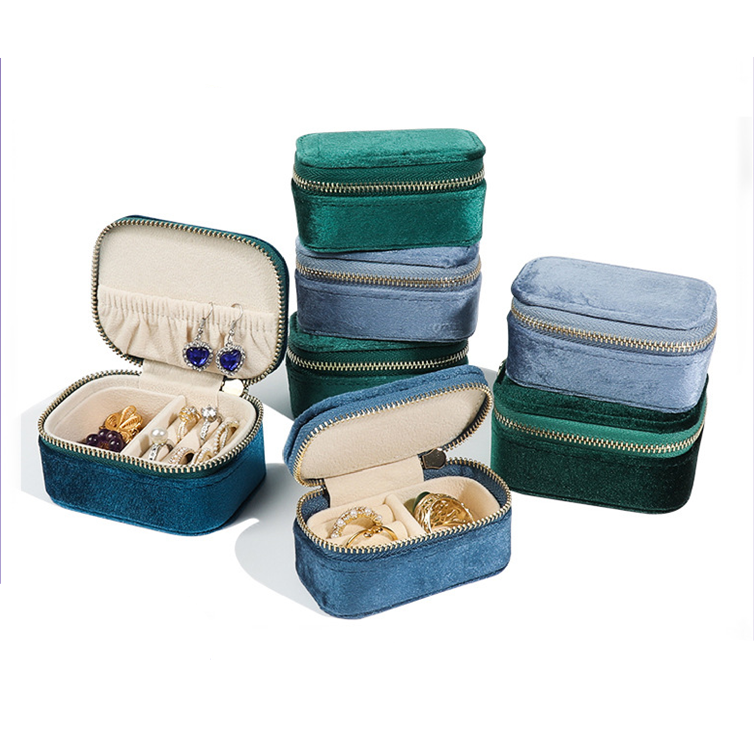 Travel Essentials Plush Jewelry Box 1