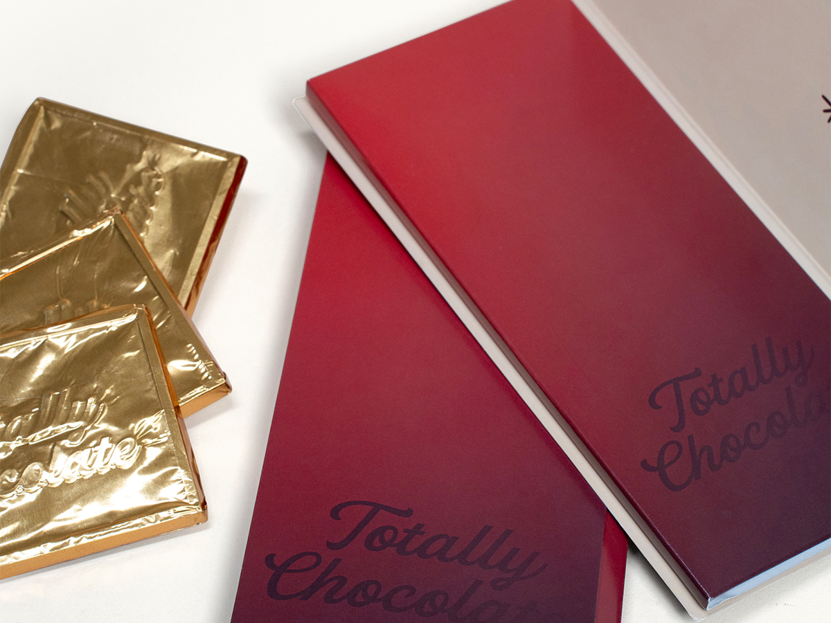 Deluxe Chocolate Storyteller with 3 Custom Engraved Chocolate Bars 9
