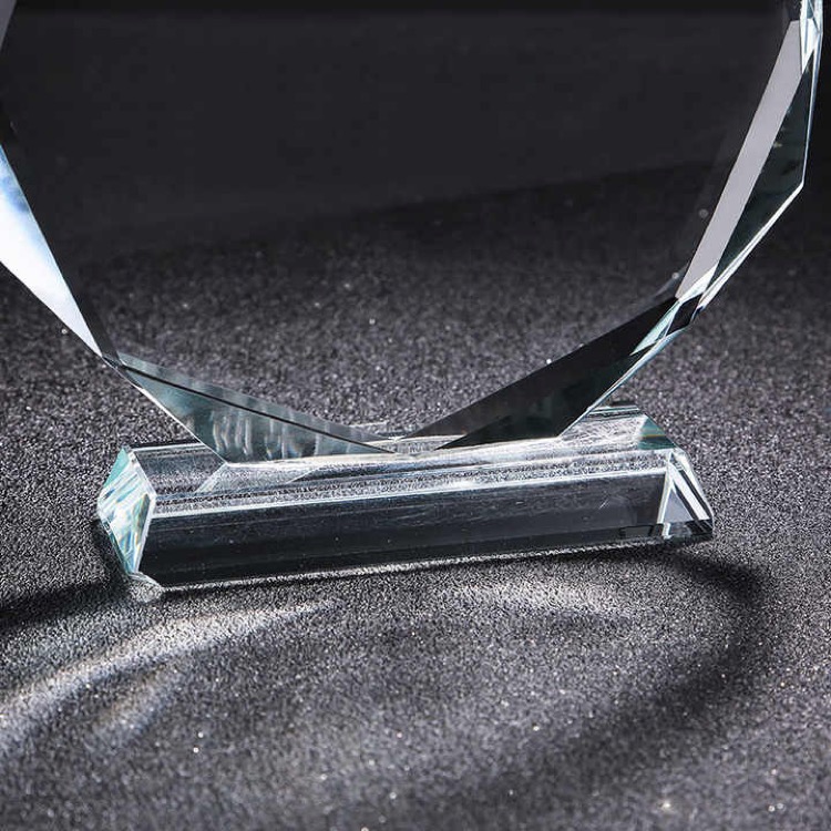 Octagonal Crystal Trophy 4