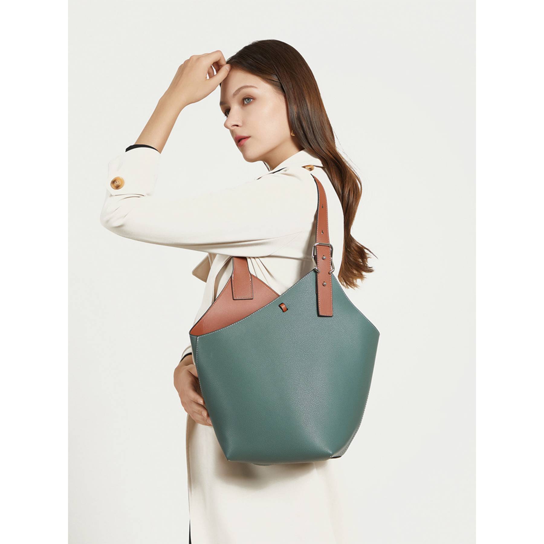 Genuine Leather Large-capacity commuter tote bag, custom tote bag with logo imprint 7