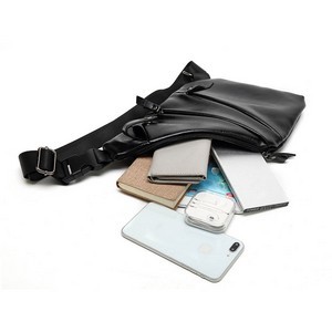 Elegant Chain Shoulder Bag With Gold Accents 4