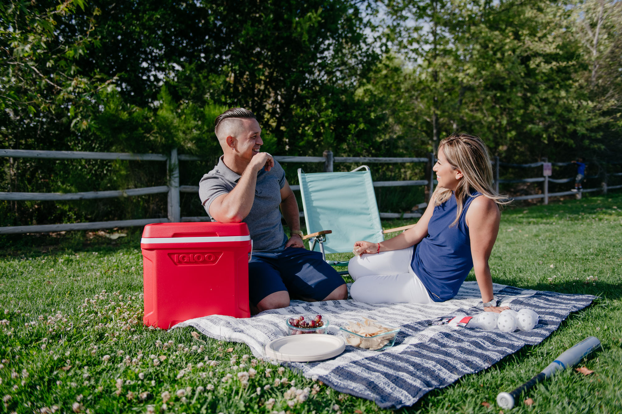 Igloo® Profile II 28 Qt Roller Cooler 5