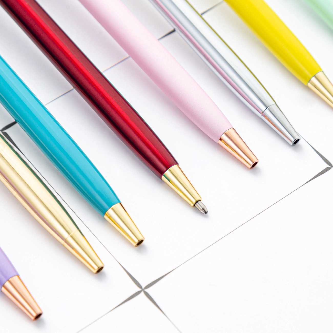 Slim Crown Diamonds Metal Twisted Ballpoint Pen 3
