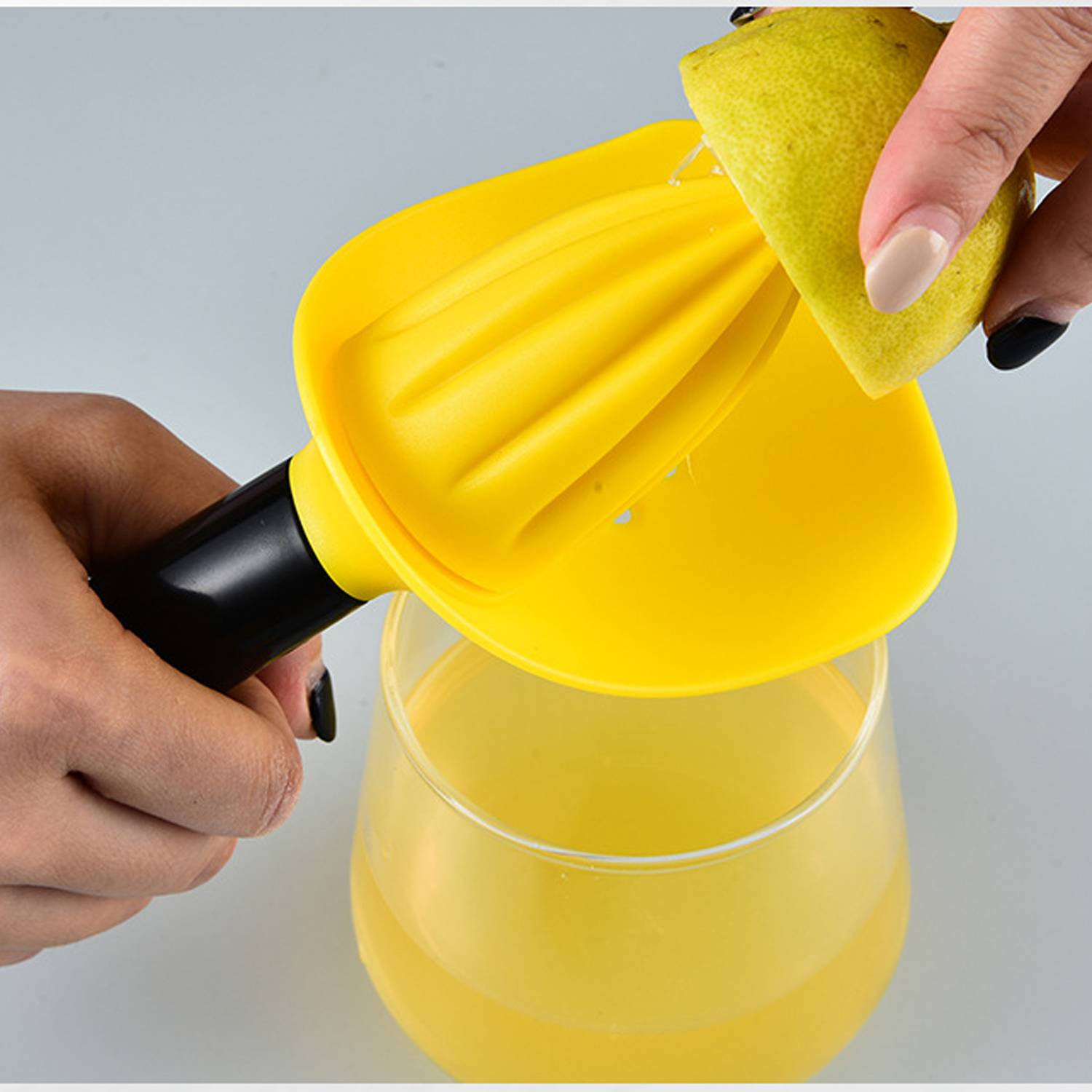 Multi Functional Manual Juice Separator Lemon Squeezer 3