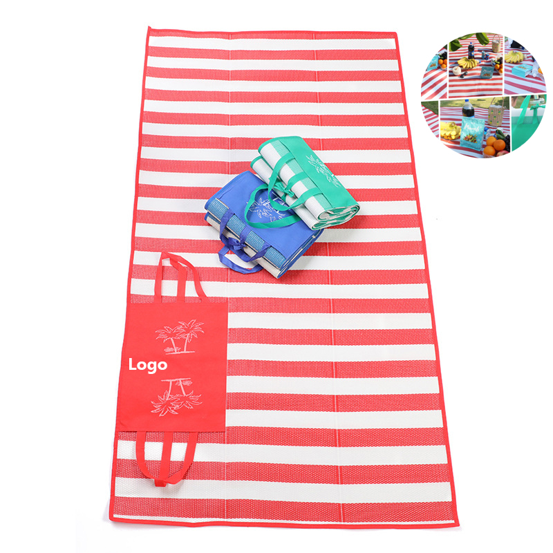 Foldable Beach Mat with Inflatable Pillow 2
