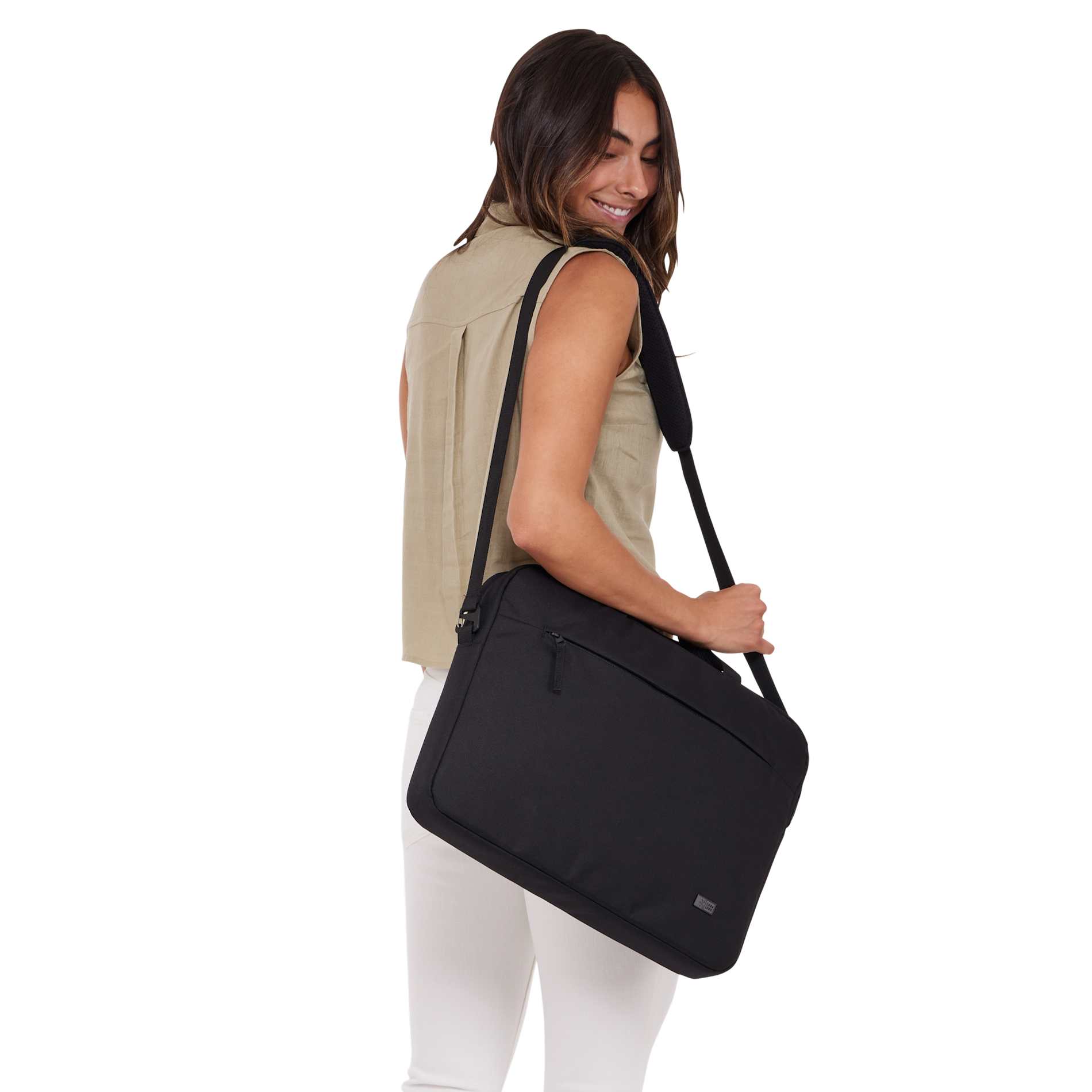 Invigo Recycled 16” Messenger Bag