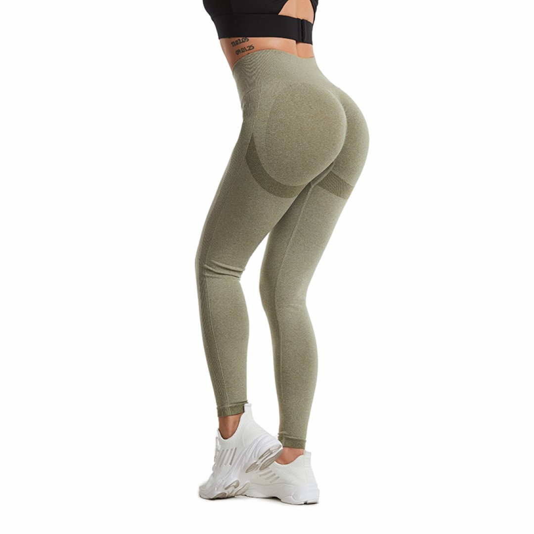 Woman seamless yoga pants 9