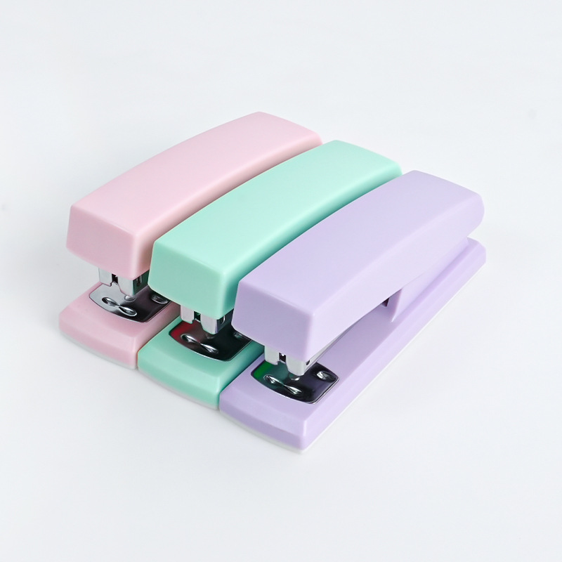 Desktop Stapler 1