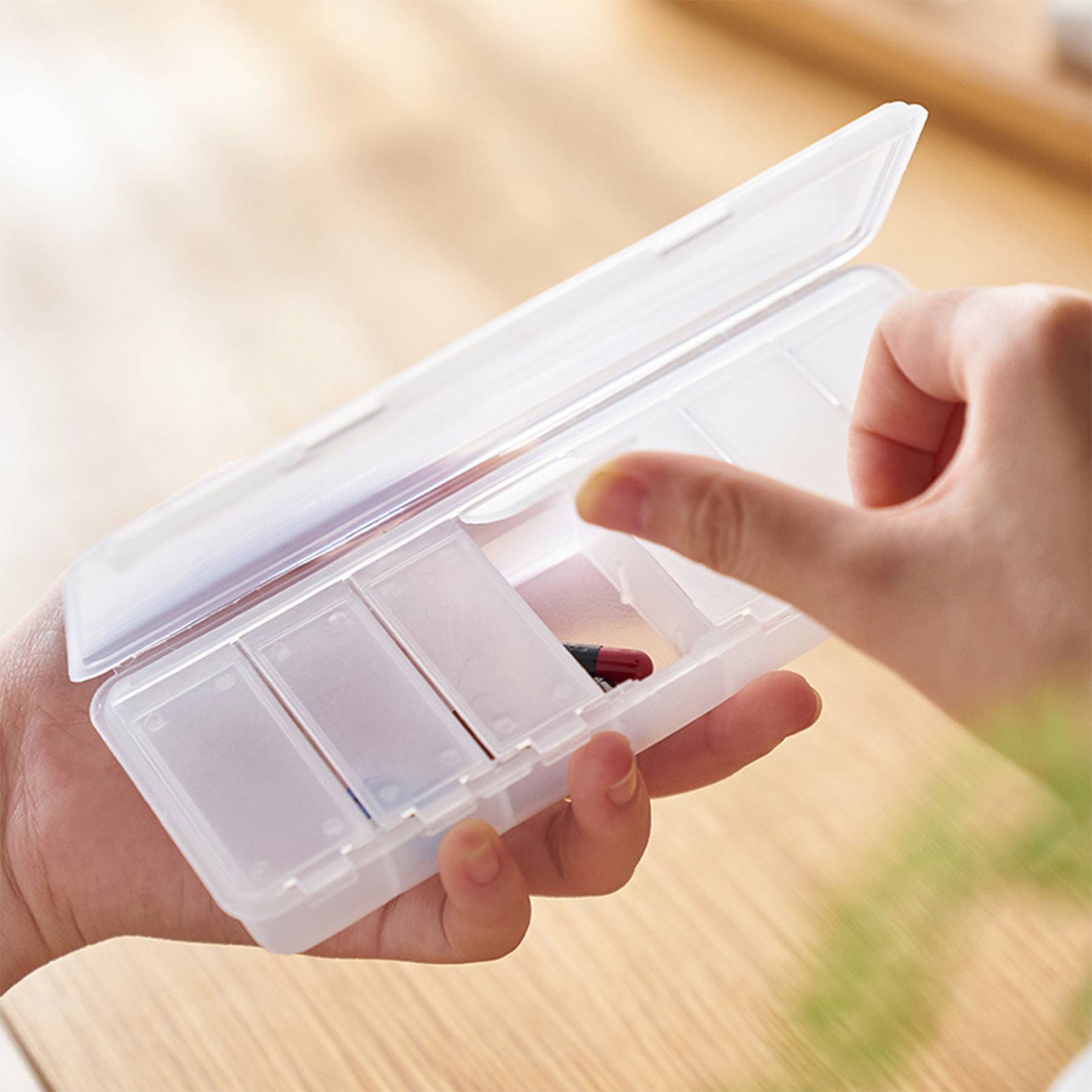 PP 7-Day Dispenser with Sticky Note Small Pill Holder 4