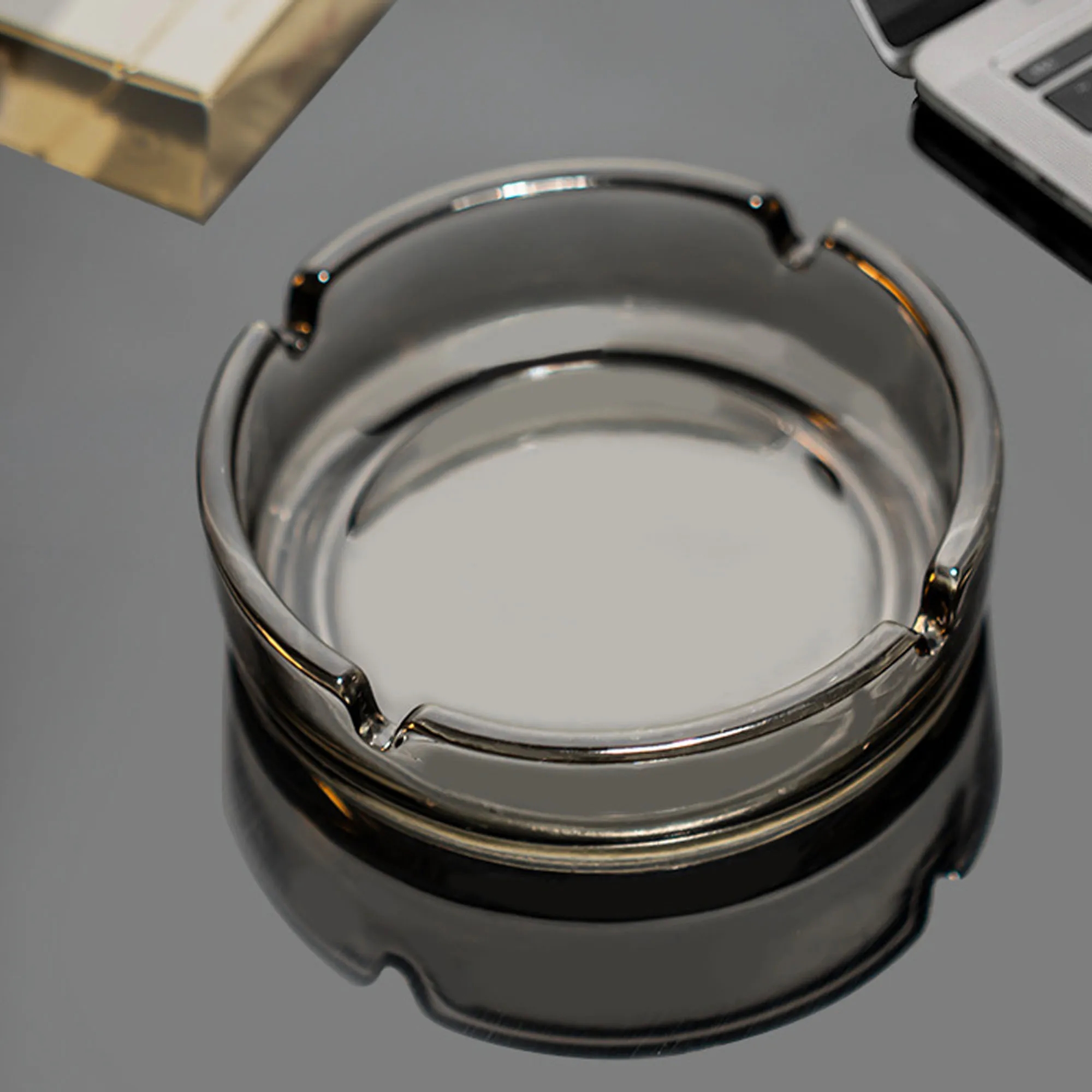 Premium Glass Ashtray With Logo For Safety 4