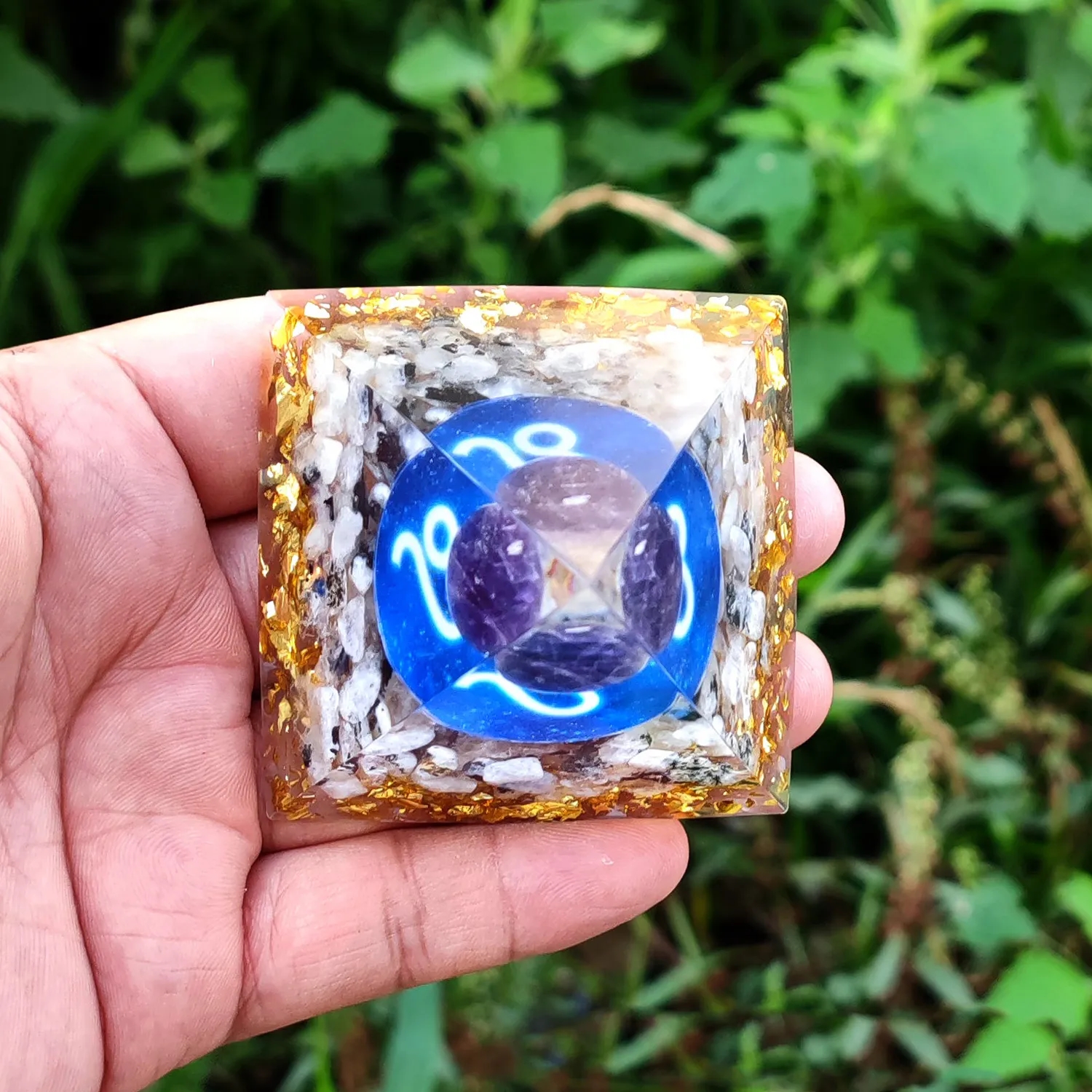 12 Constellations Crystal Ball Stone Pyramid Decorations 3
