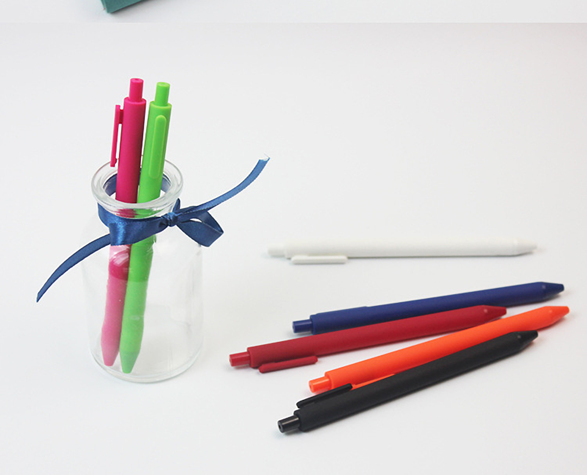 Hot Wholesale Plastic Gel Pen Custom Logo Printing Ballpoint Pen Multi-color 2