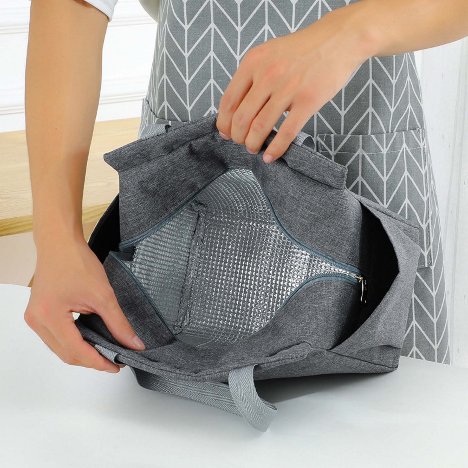 Large Capacity Lunch Bag With Double Pocket 3