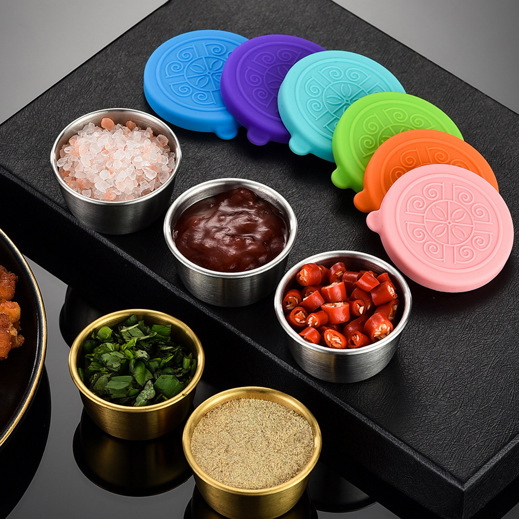 Small Condiment Containers with Silicone Lids 3