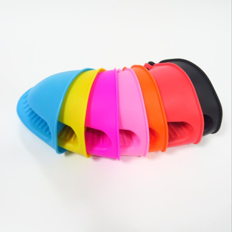 Thickened Mini Oven Gloves, Heat-Insulating, Mitts Oven Microwave Tray Anti-Scalding Hand Clip 3