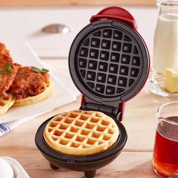 Mini Waffle Maker 2