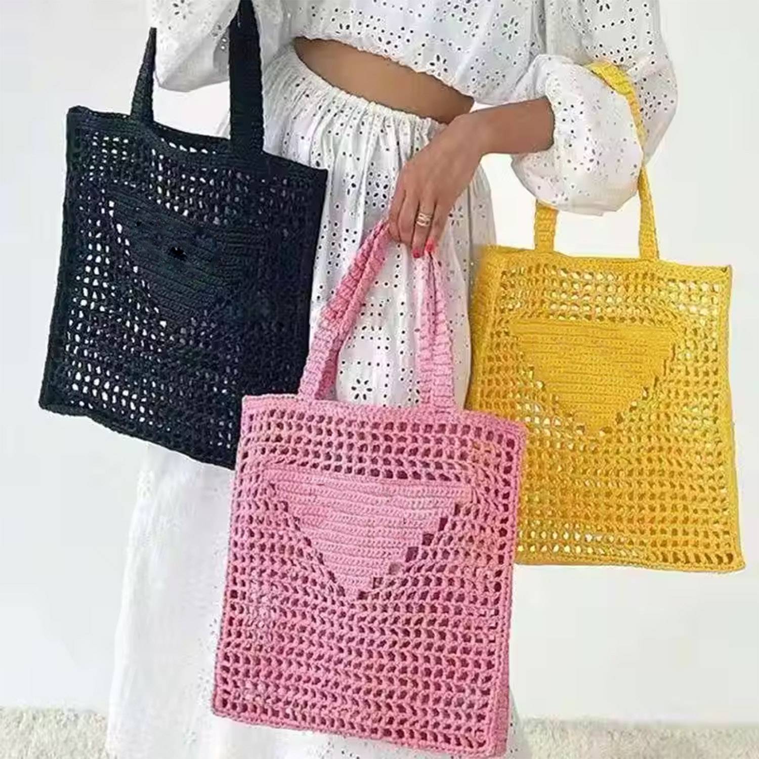 Knitted Mesh Tote Bag 1