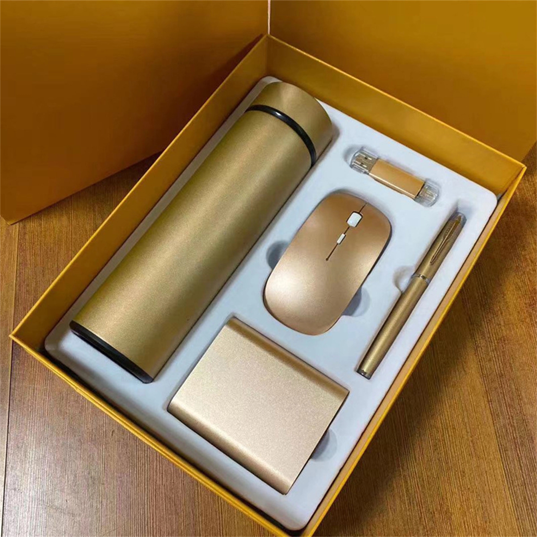 Custom Executive Gift Set 6