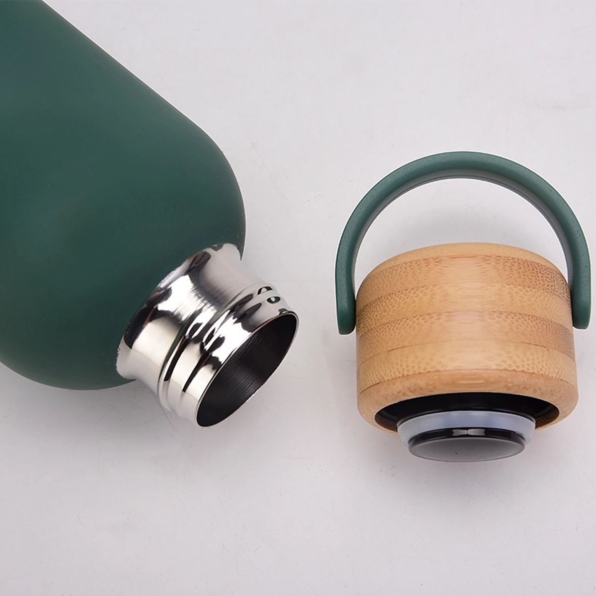 1L Insulated Water Bottle With Bamboo Lid 3