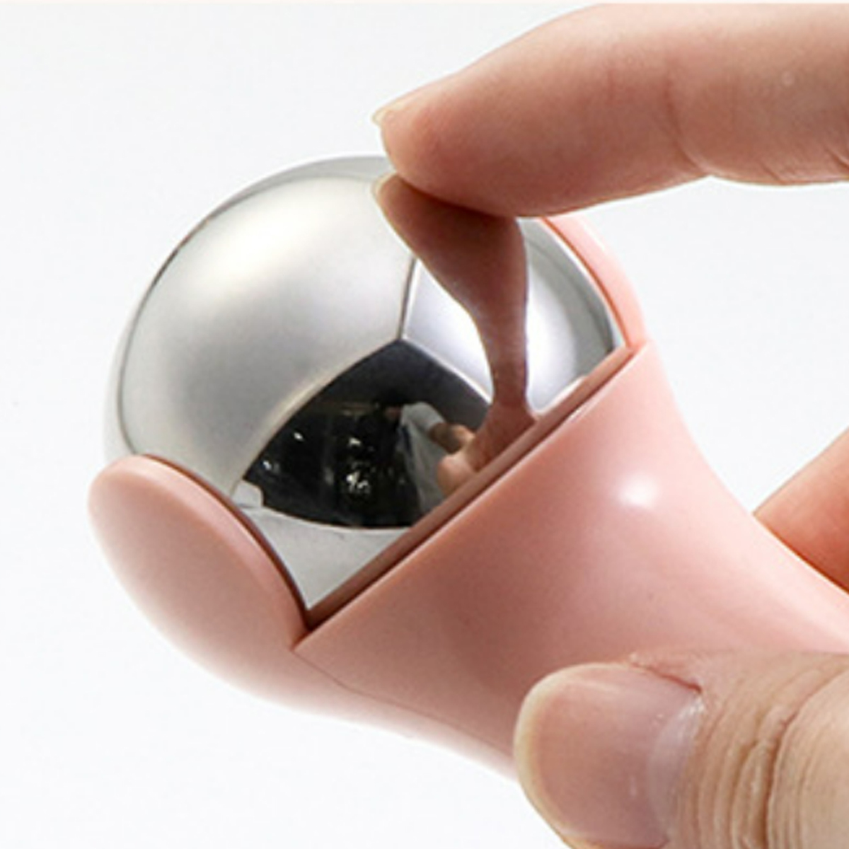 Facial Ice Massage Ball with 360° Rotation and Thermal Use 3