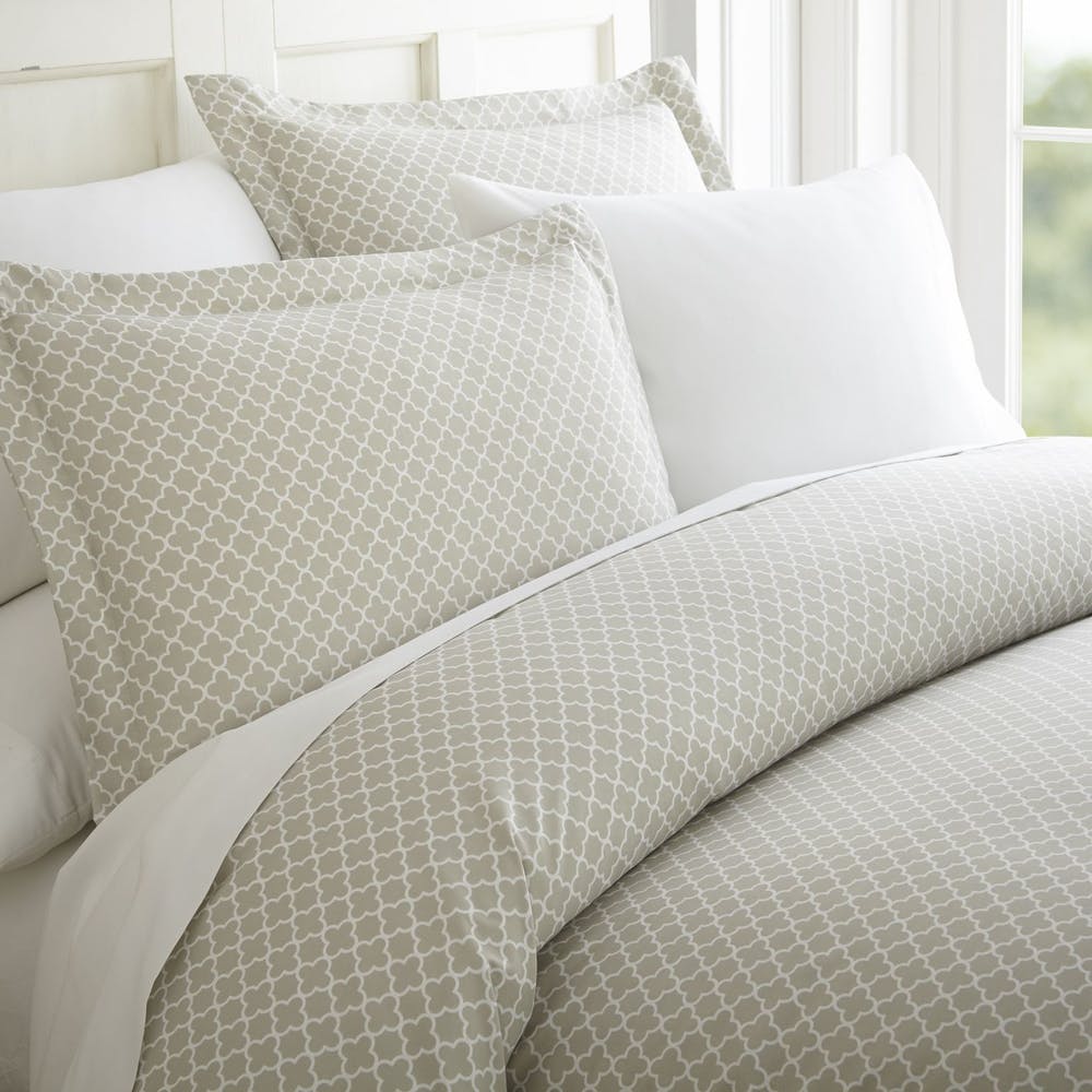 Duvet Cover Sets - Gray Quatrefoil Pattern Queen 3 Piece 1