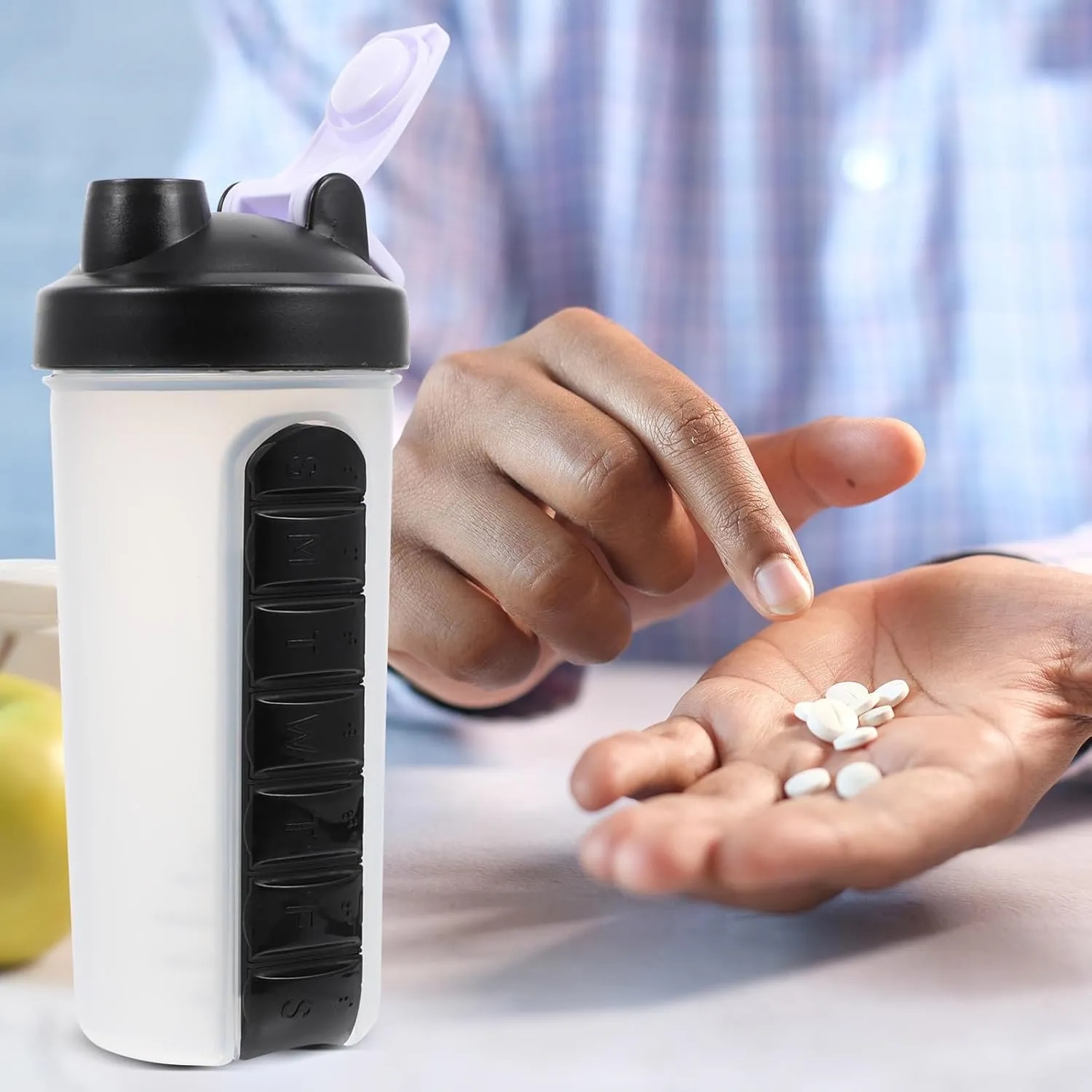 Shaker Bottles for Protein Mixes With Pill Organizer 4