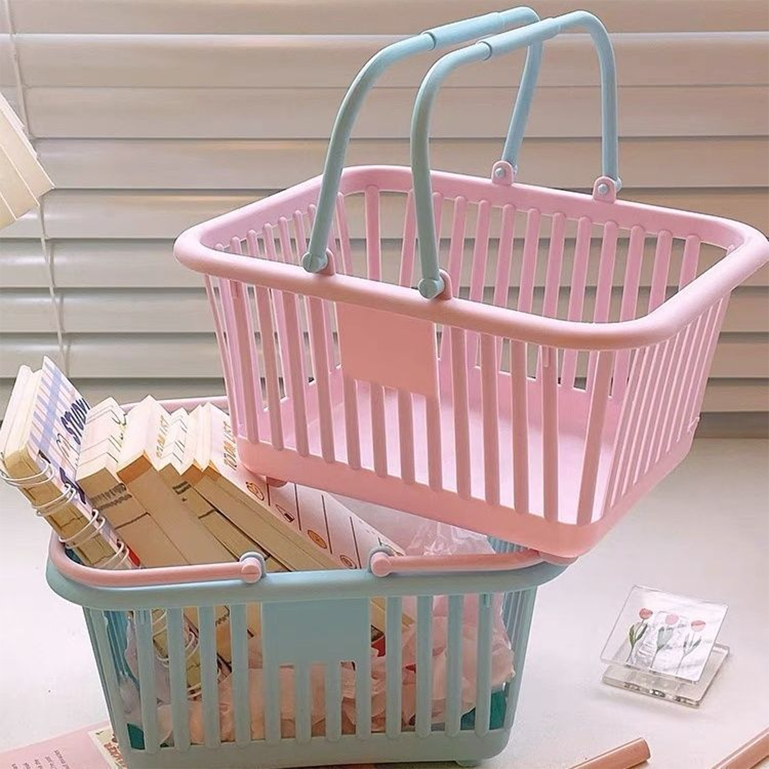 Mini Two Tone Plastic Storage Basket w/ Handles 2