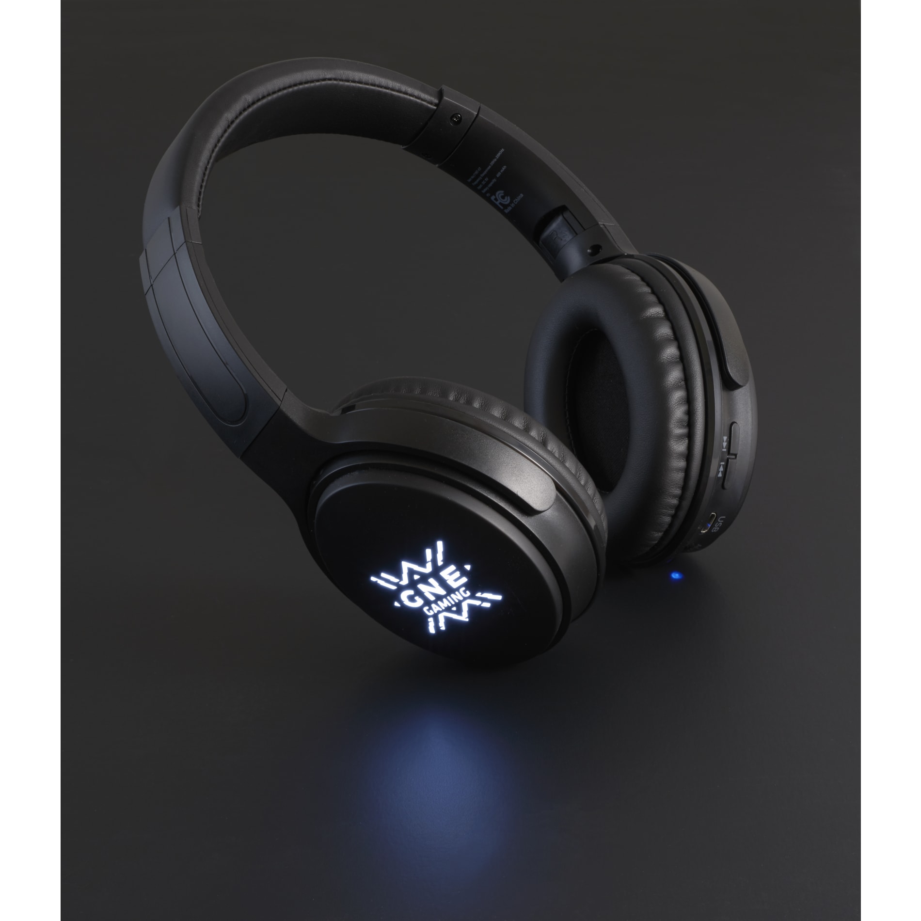 Light Up Logo Bluetooth Headphones 14