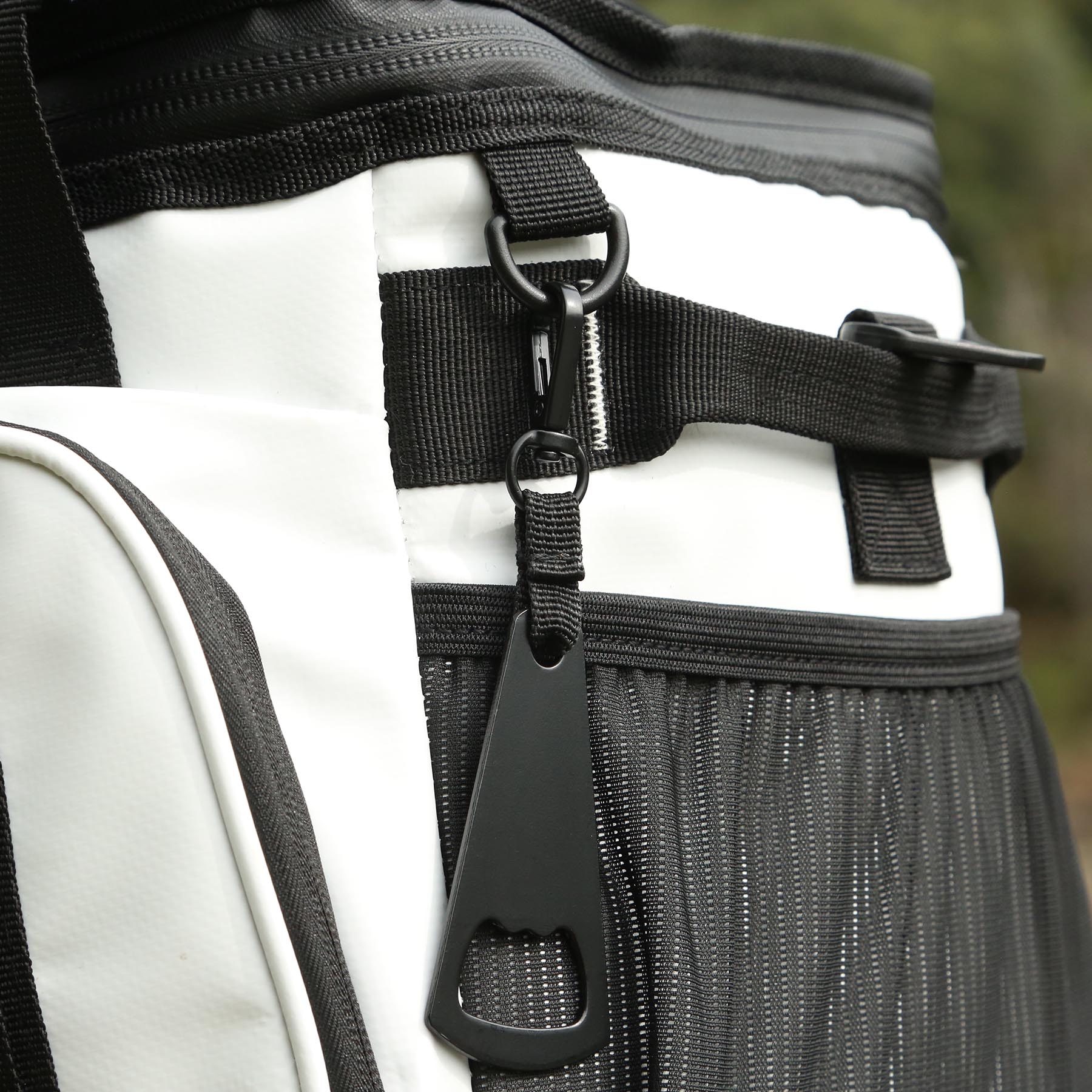 Chillamanjaro™ 12 Can Plateau Cooler Bag 3