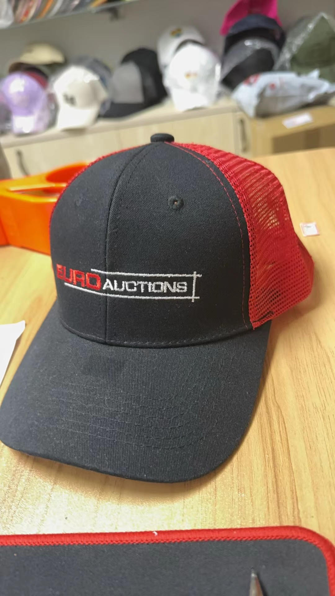 Plastic buckle baseball cap with mesh 2
