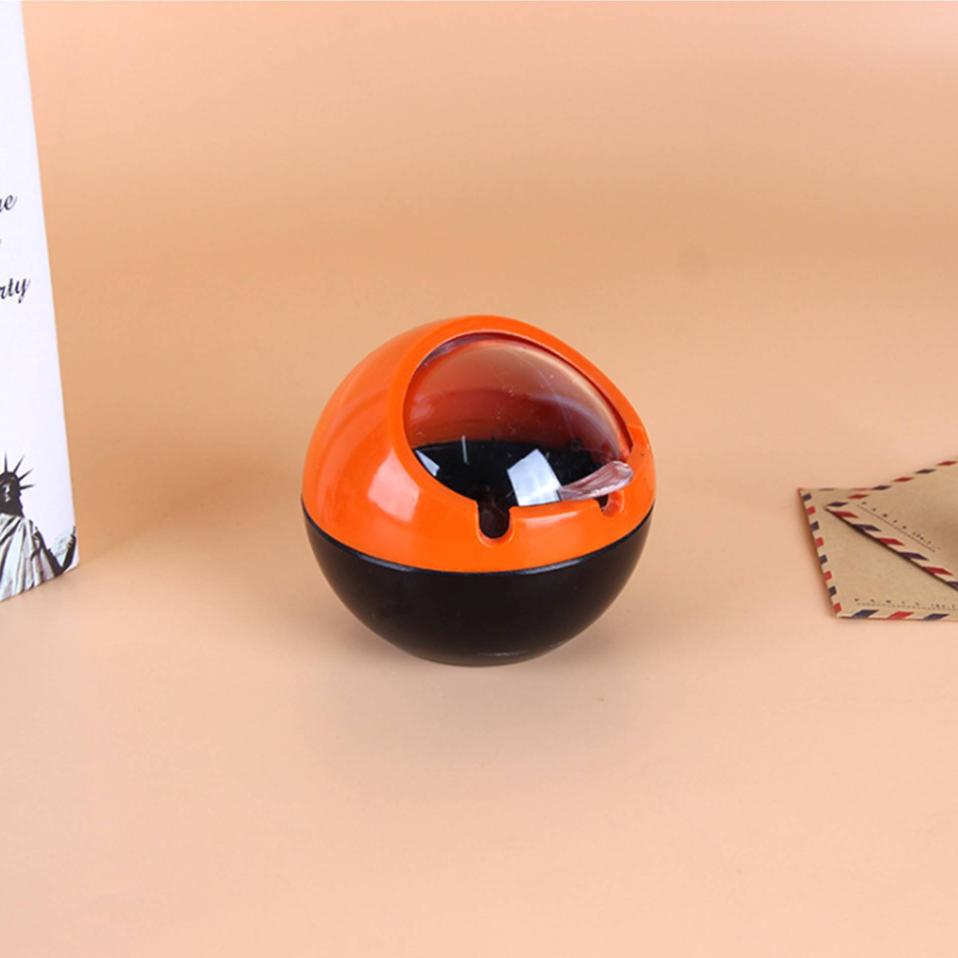 Creative Plastic Spherical Household Ashtray 5