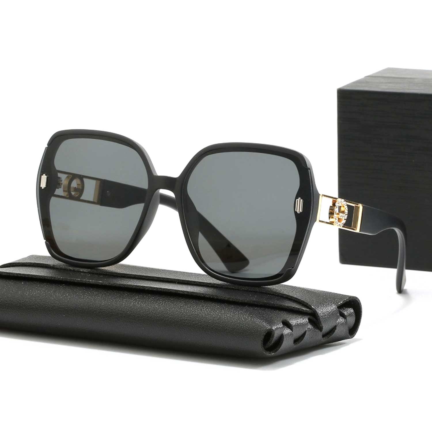 Chic UV Shades – Oversized Trendy Sunglasses 3