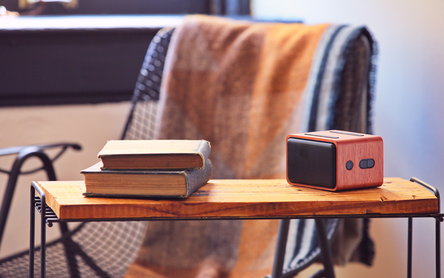 Mahogany Wireless Speaker with Wireless Charger 9