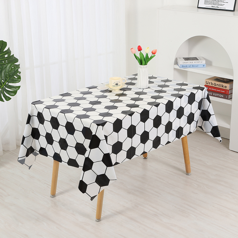 Disposable Plastic Table Covers 2