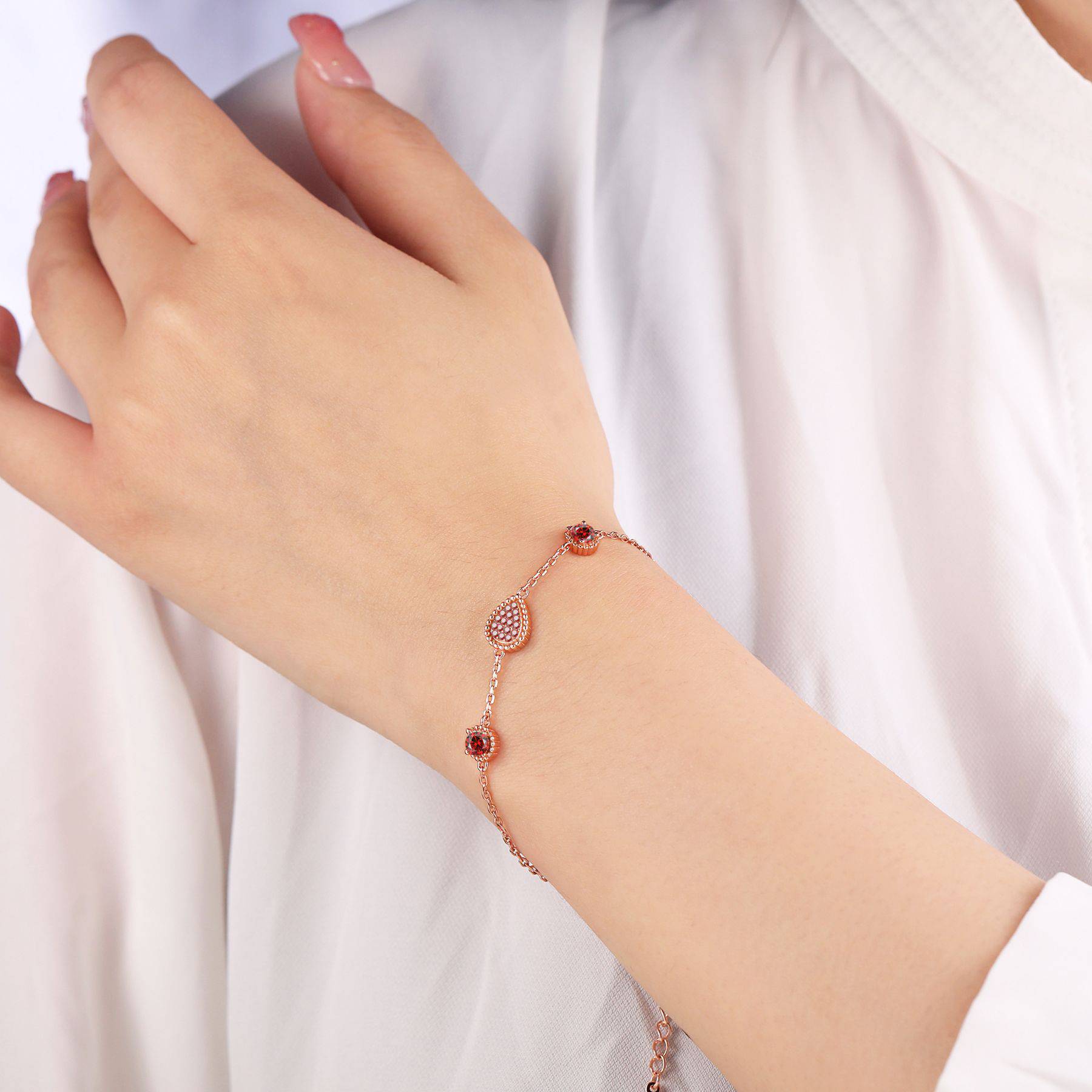Alloy Statement rose gold bracelet 3
